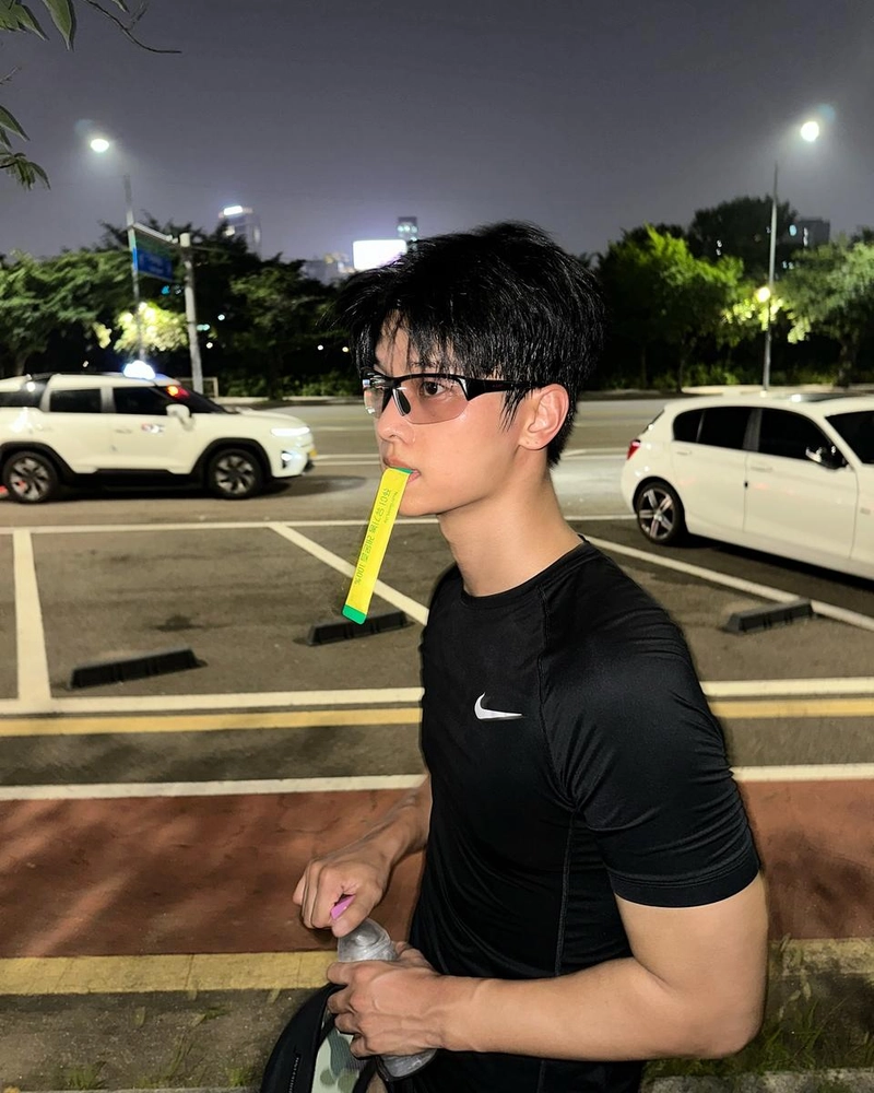 “차분한 밤공기 속에서”…차학연, 여름 운동→강렬한 존재감 / 그룹 빅스 엔 차학연 인스타그램