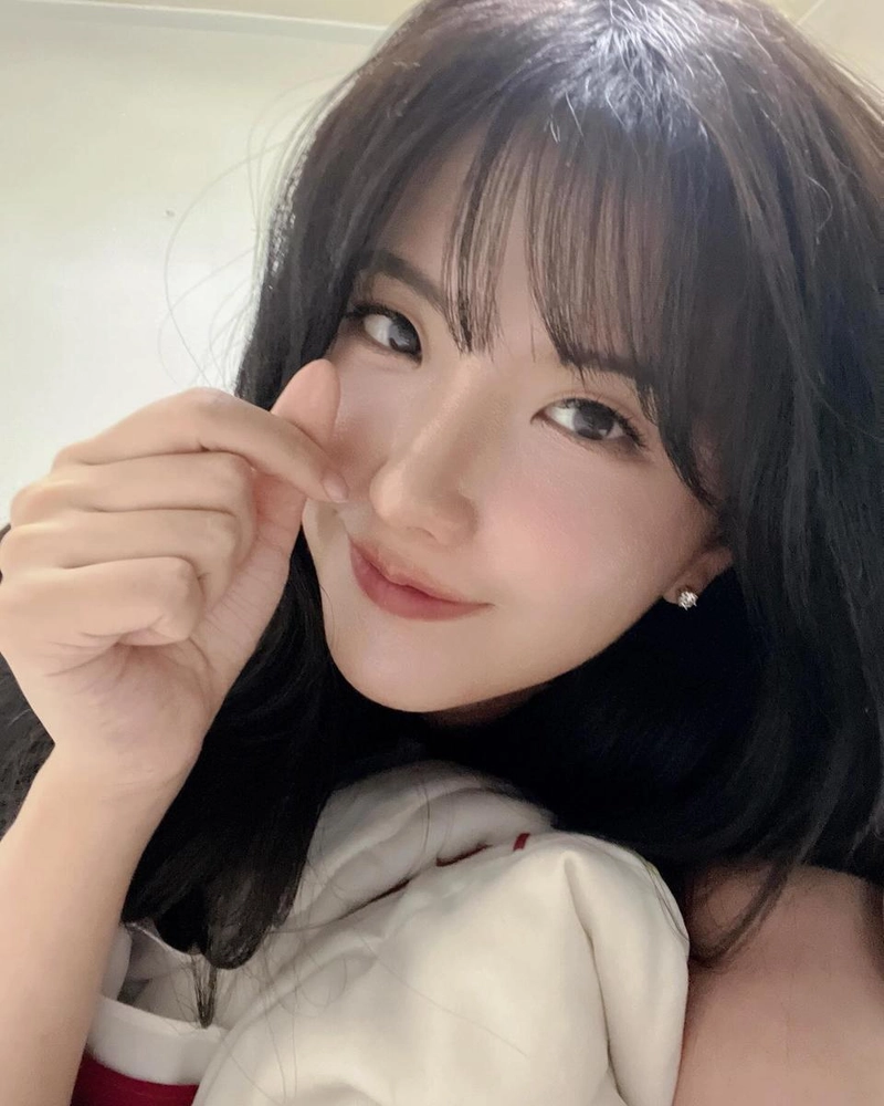 “굿나잇”…김서연, 포근한 밤의 인사→청순함 폭발 셀카