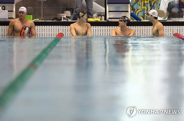 “2연패 도전 선언”…김우민·황선우, 세계수영선수권 금메달 겨냥 / 연합뉴스
