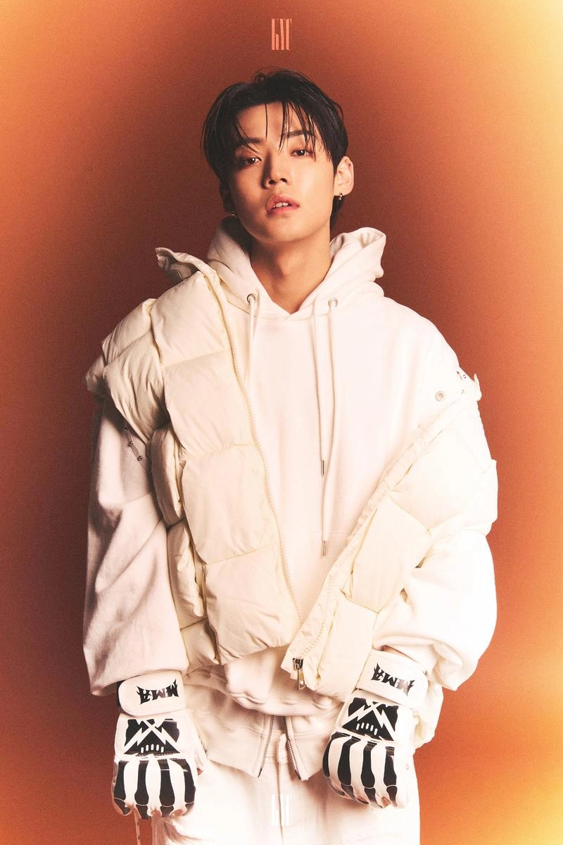 “강유찬, 뜨거운 솔로 데뷔”…‘Champagne Poppin’으로 글로벌 무대→새로운 팝스타 도전 / 웨이베러