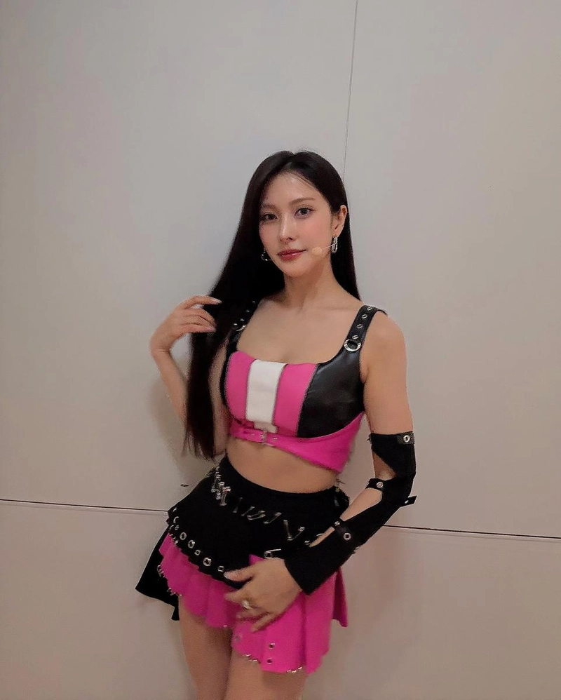 “공연의 열기로 물든 순간”…박규리, 무대의 여운→매혹적 카리스마 발산 / 걸그룹 카라 박규리 인스타그램