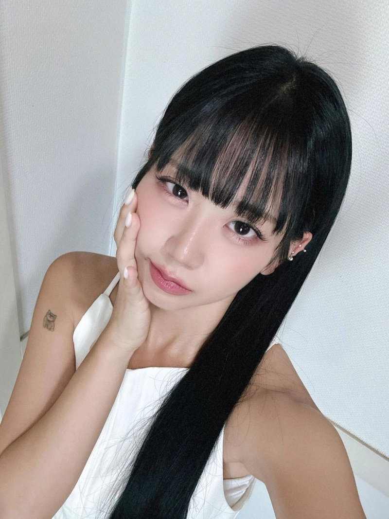 “피부 타버린 김에 태닝 메이쿠”…강혜연, 여름빛 표정→변신의 순간 / 가수 강혜연 인스타그램