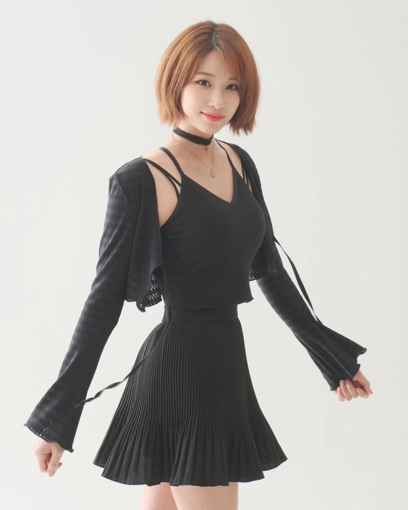 “빛을 머금은 단발 실루엣”…공다임, 여름 담은 미소→도시적 매력 발산 / 배우 공다임 인스타그램