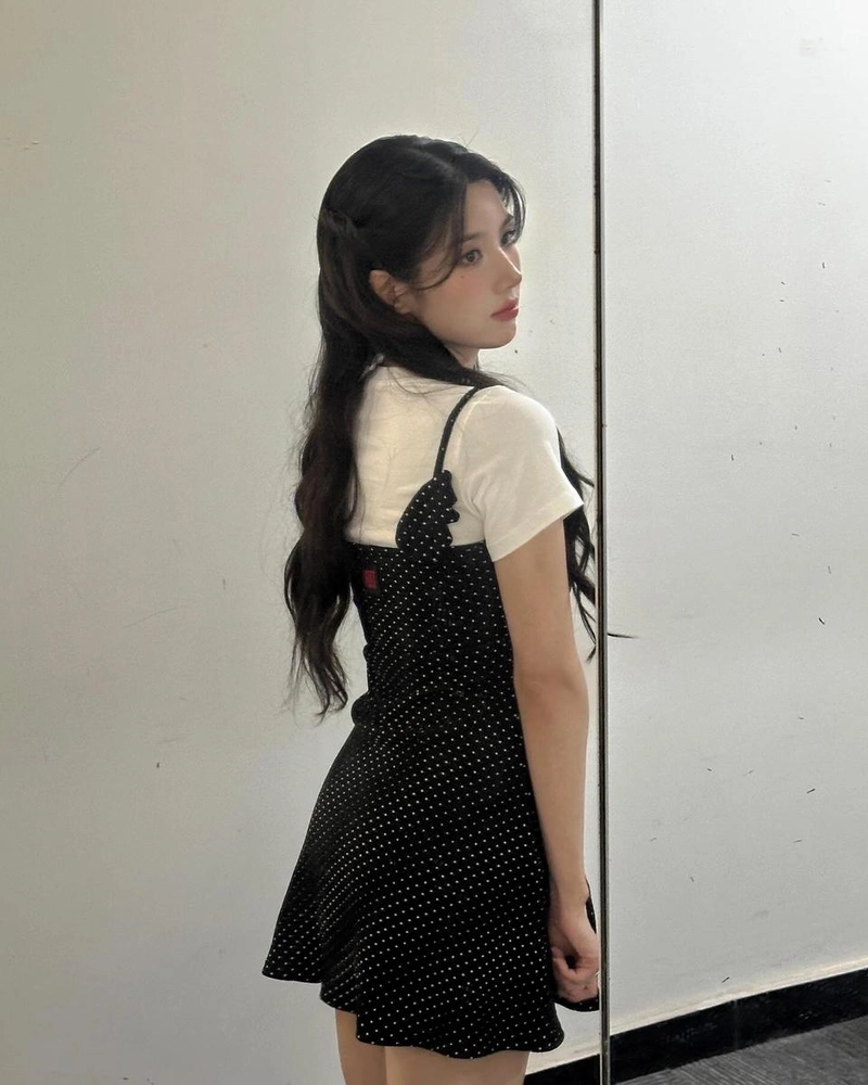 “의미심장한 시선”…권은비, 고요한 여름 오후→청순 미스터리 / 가수 권은비 인스타그램