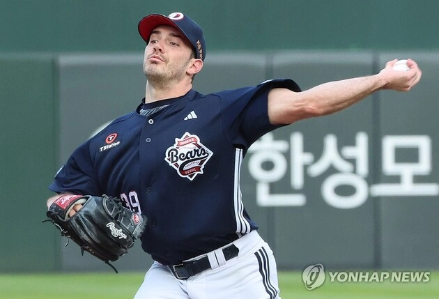 “로그 8이닝 무실점 역투”…두산, 롯데에 9-0 대승 전반기 마감 / 연합뉴스