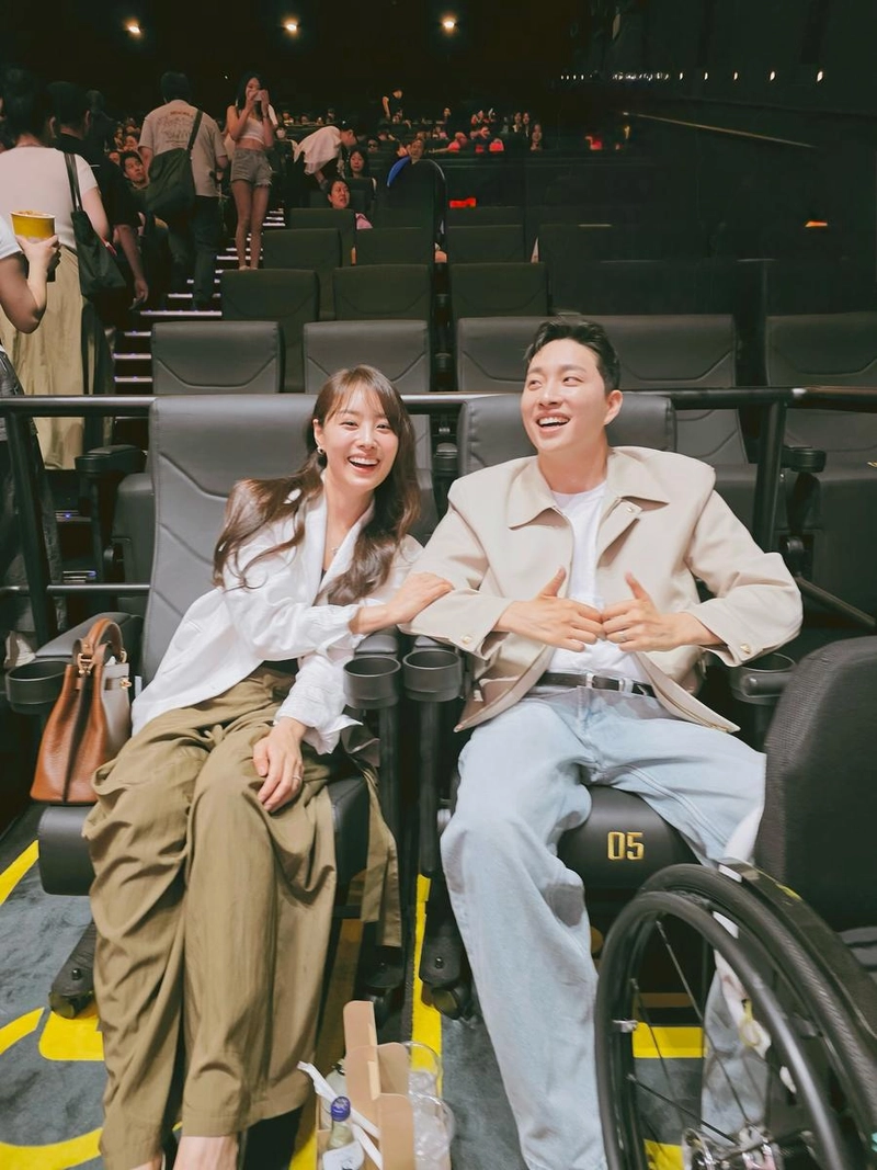 “내가 부모가 된다면”…송지은, 영화관 미소→진심 어린 다짐 / 걸그룹 시크릿 송지은 인스타그램