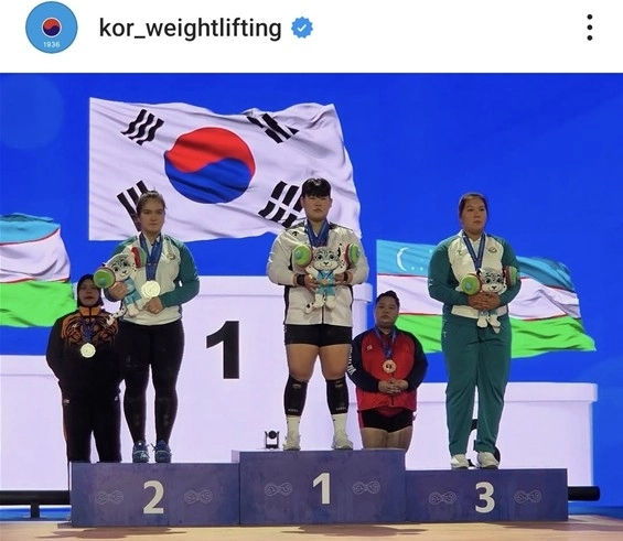 “3관왕 질주”…이하은, 아시아주니어역도선수권 최중량급 석권 / 연합뉴스