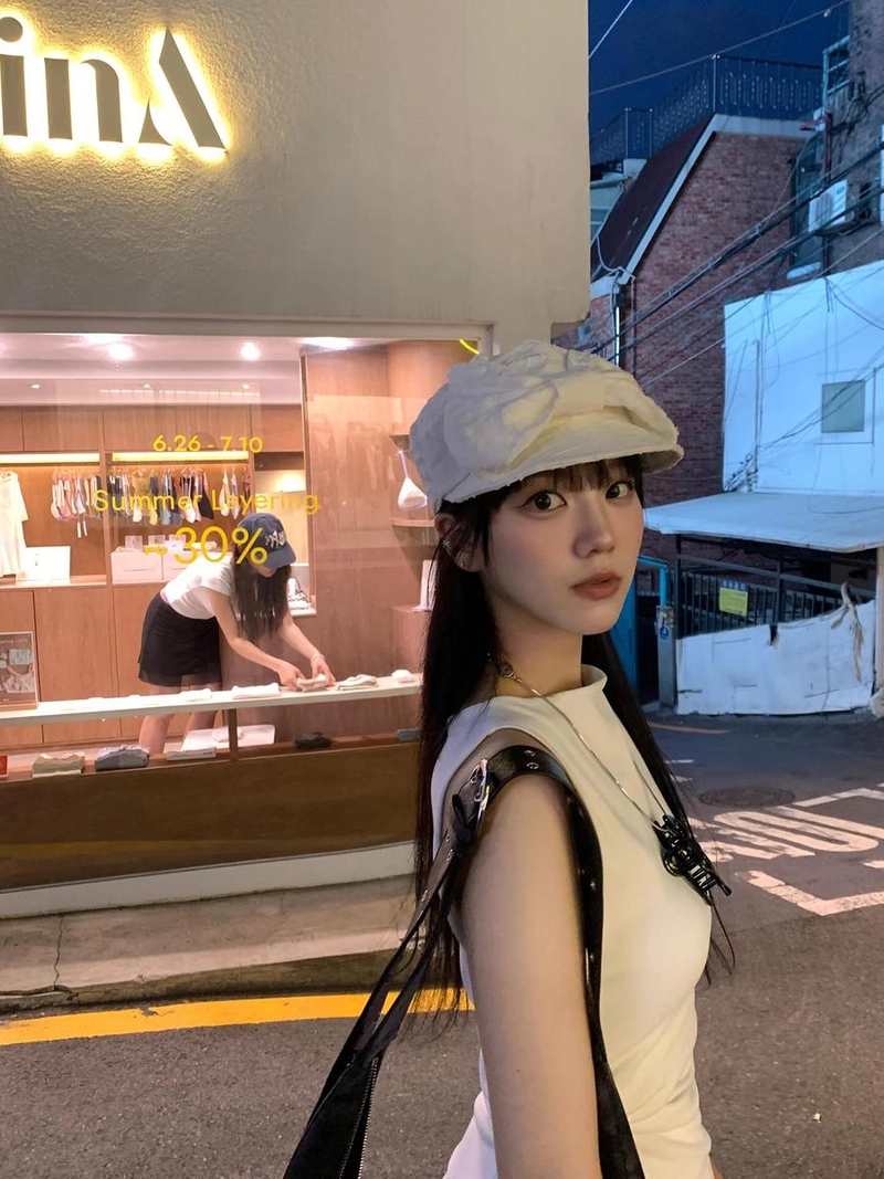 “문득 멈춰선 저녁의 한 장면”…임채현, 고요한 시선→여름밤 감성 폭발 / 배우 임채현 인스타그램