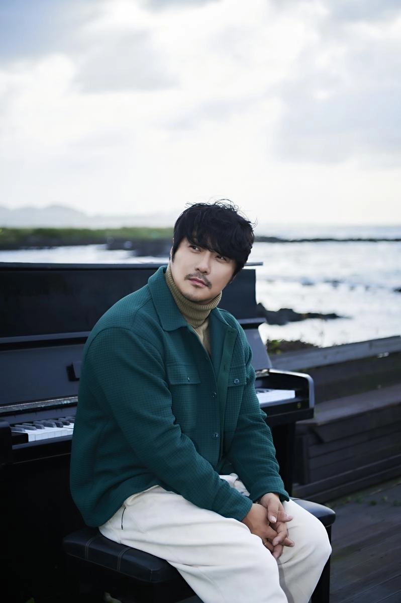 노래와 기부로 전한 진심…‘생방송 행복드림 로또 6/45’ KCM, 황금손으로 출연→따뜻한 나눔 울림