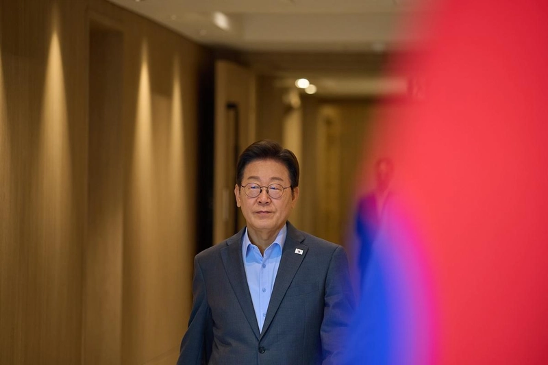 “국민 앞에 서는 무게”…이재명, 깊어진 눈빛→책임의 순간 / 정치인 이재명 인스타그램