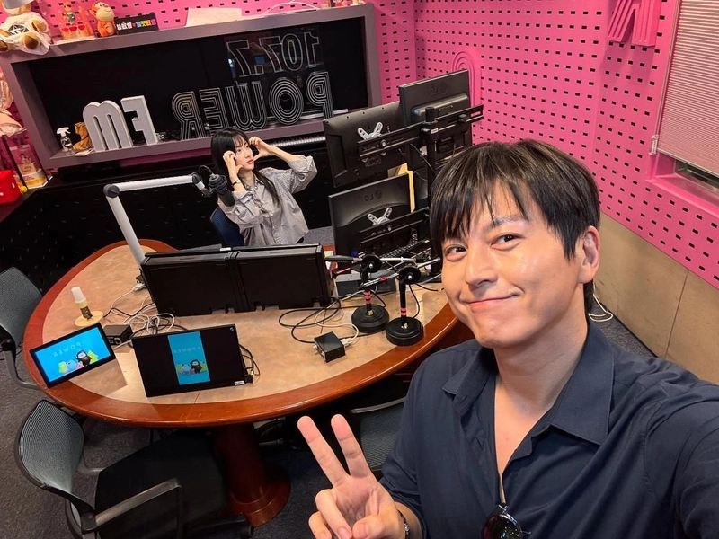 “지금 라디오를 켜주세요”…류수영, 여름 아침 감성→스튜디오의 미소 / 배우 류수영 인스타그램