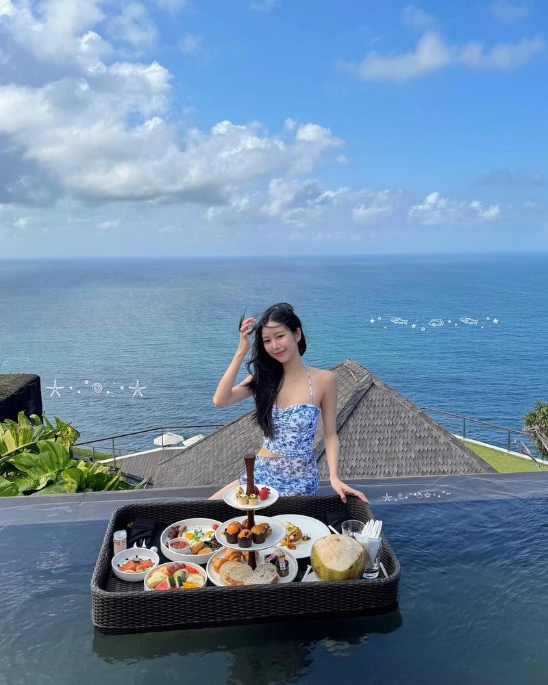 “매일 아침이 이렇게 행복할 수만”…제인, 여름 햇살 아래→감각적 휴식 인증 / 걸그룹 모모랜드 제인 성지연 인스타그램