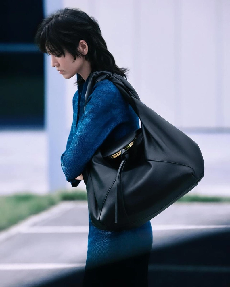 “바람처럼 잠시 멈췄던 순간”…송혜교, 여름 저녁의 고요→청량한 무드 압도 / 배우 송혜교 인스타그램
