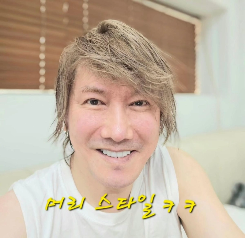“이 더운날의 9대1 헤어”…김장훈, 땀과 미소로 완성한 여름 자체 / 가수 김장훈 인스타그램
