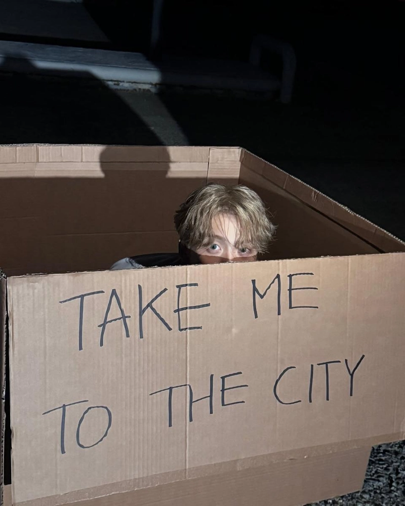 “TAKE ME TO THE CITY”…윤산하, 밤의 상상력→비밀스런 눈빛 / 그룹 아스트로 윤산하 인스타그램