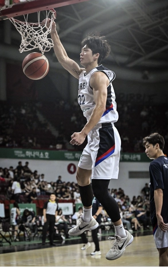 “31분38초 활약”…여준석, 일본전 18점 6리바운드로 대표팀 승리 견인 / 연합뉴스