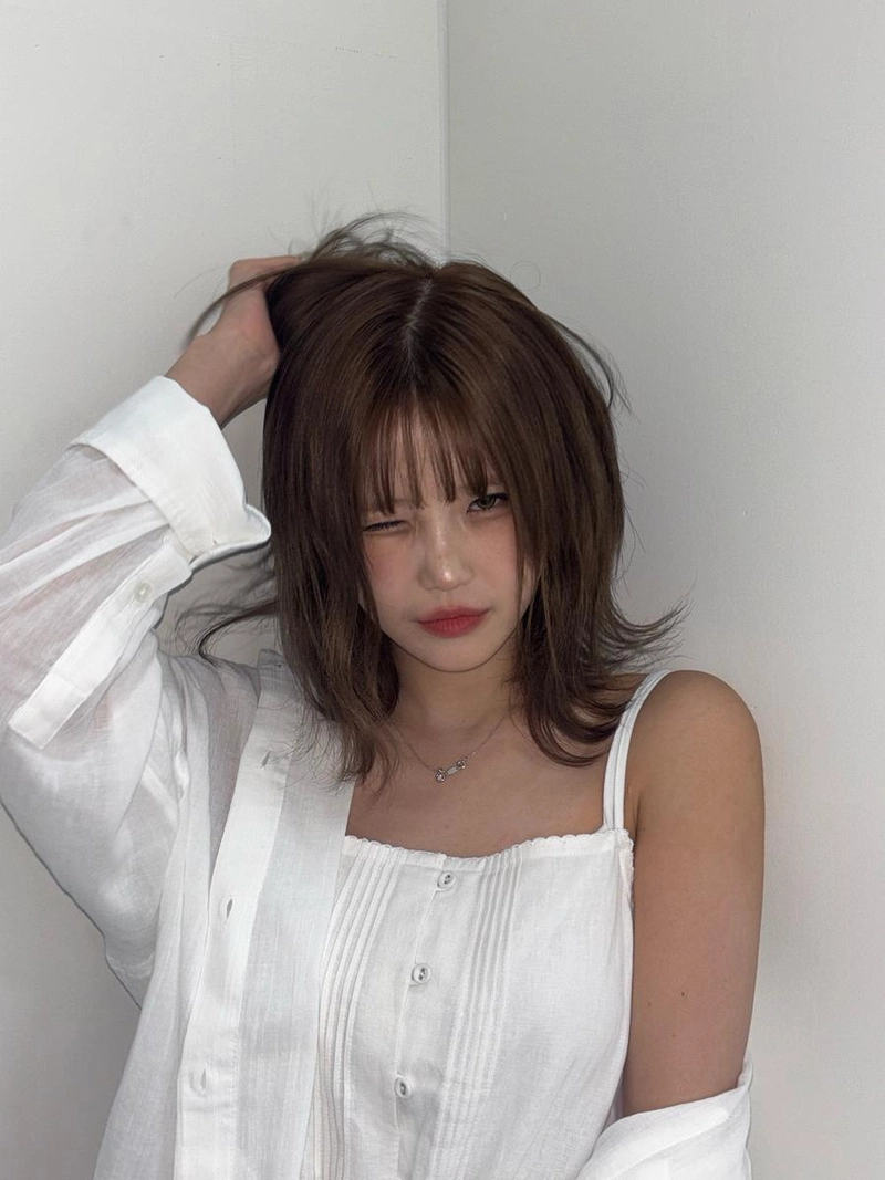 “중단발의 반전 미소”…송하영, 장난기 속 여름→청량한 변신 / 걸그룹 프로미스나인 송하영 인스타그램
