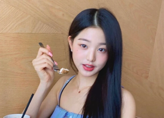장원영, 팬 선물 목걸이 6년째 간직