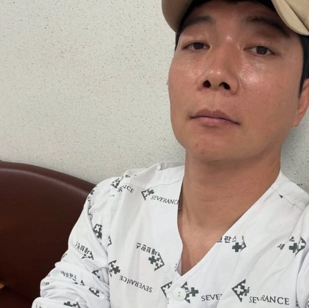 “투병 중인 가족 향한 격려”…김재욱, 암 수술 소식에 담긴 희망 메시지→SNS로 전한 진심