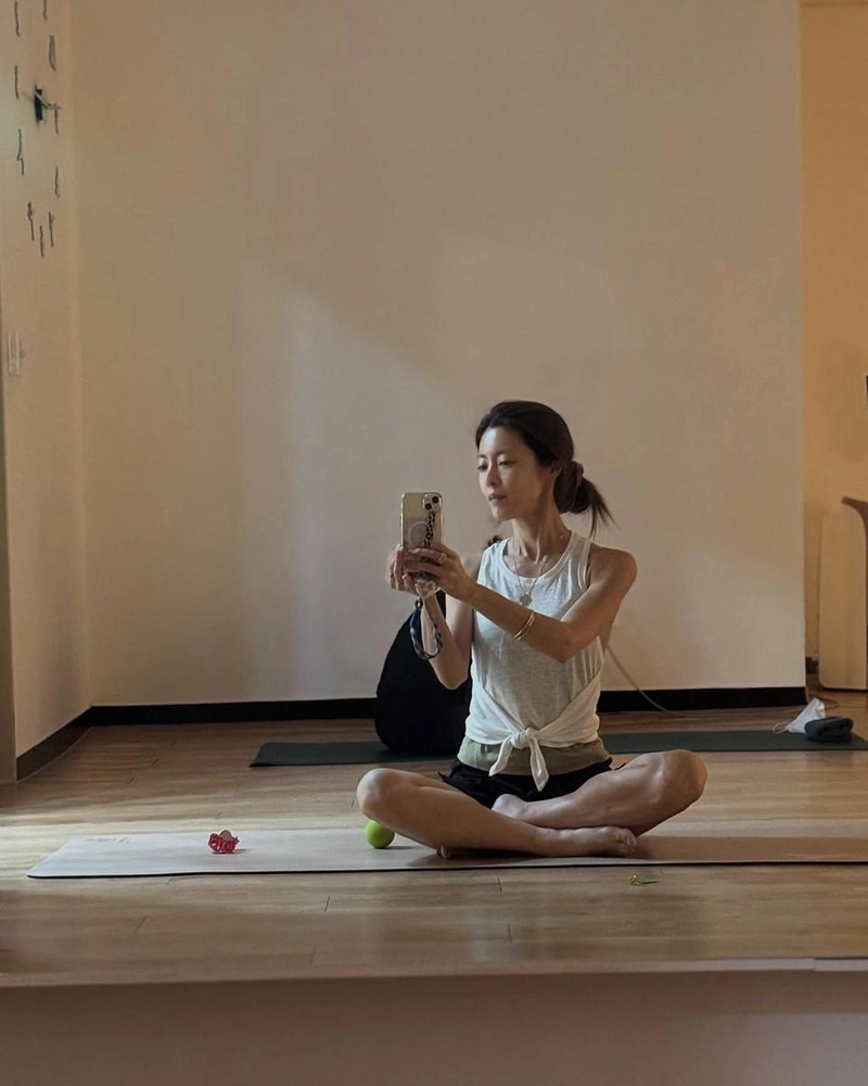 “뜨거움은 여전히 현재진행형”…이윤지, 명상의 순간→예술로 번진 여름 / 배우 이윤지 인스타그램