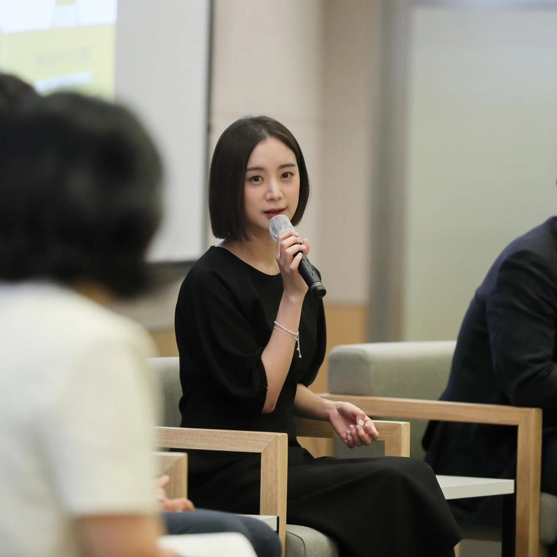 “함께 자라야 진짜 어른이 되죠”…우혜림, 성숙한 변화→단정美 가득한 순간 / 걸그룹 원더걸스 우혜림 인스타그램