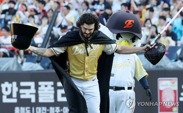 “다스베이더 분장부터 홈런 퍼포먼스”…KBO 올스타전, 선수 개성 만점 쇼 잇따라 / 연합뉴스
