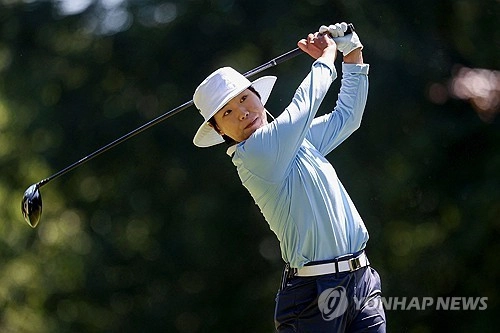 “1타 차 추격전”…이소미, 에비앙 챔피언십 3R 공동 3위 유지 / 연합뉴스