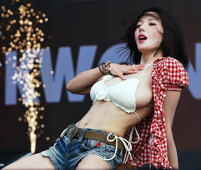 출처: 권은비 SNS