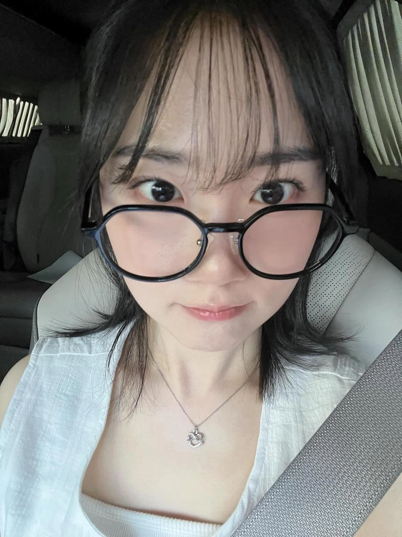 “세-ㄹ 카 차-ㄹ 칵”…이도혜, 투명한 눈빛→차분 미소로 전율 / 배우 이도혜 인스타그램