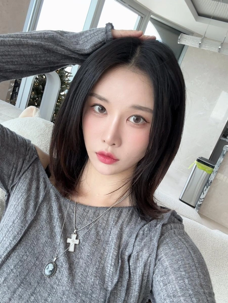 “한국에서 첫 페스티벌”…설예린, 담담한 눈빛→여름 설렘 포착 / 배우, 가수 설예린 인스타그램
