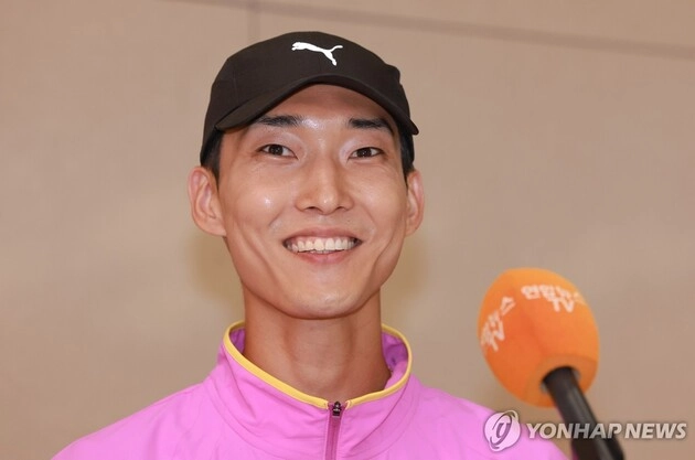 “7연승·2m34 세계 공동 1위”…우상혁, 다이아몬드리그 우승 질주 / 연합뉴스