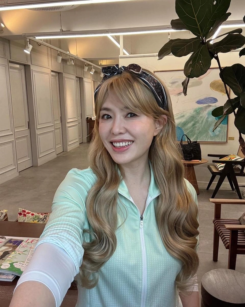 “우잉꼬 처음 금발 도전”…하희라, 생기 가득 미소→여름 촬영 현장 반전 / 배우 하희라 인스타그램