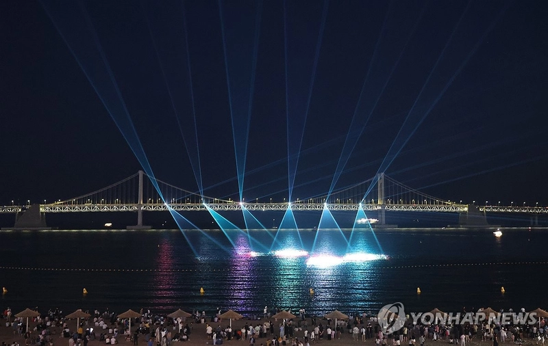 광안리 드론 레이저쇼, 밤부터 환희로