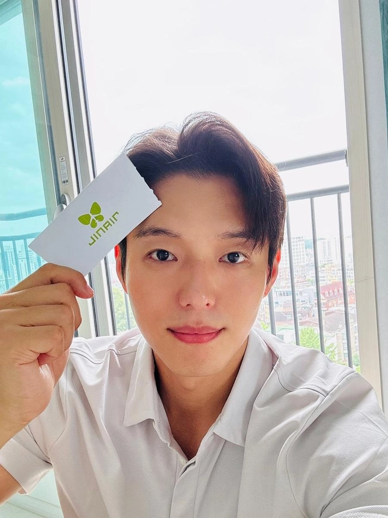 “감사합니다. 사랑해요”…하준, 여름 빛 닮은 설렘→청명한 미소 / 배우 하준 인스타그램