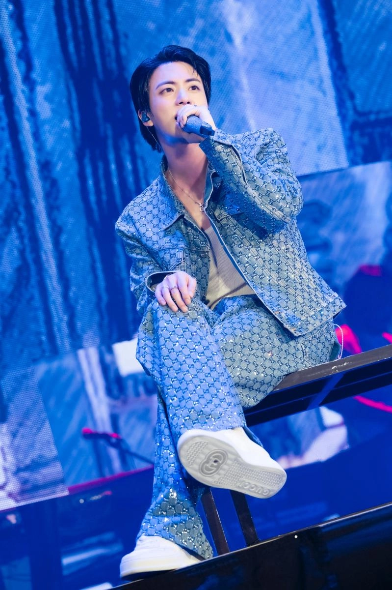 “진, 日언론 1면을 장식하다”…방탄소년단 진, ‘팬콘 투어’ 일본 열기→전 세계로 확장