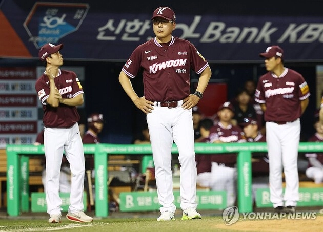 “최하위 추락 책임론”…키움, 홍원기 감독·고형욱 단장 전격 해임 / 연합뉴스