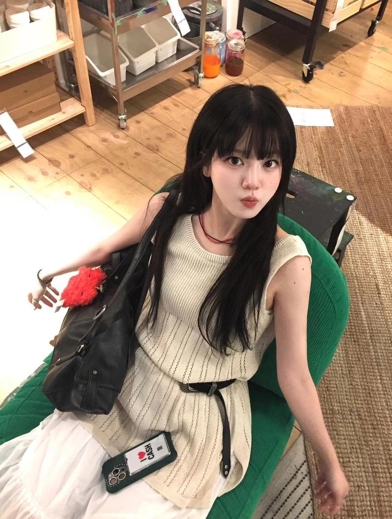 “장난기 어린 눈빛”…임채현, 여름 저녁을 닮은 순간→청량한 셀카 / 배우 임채현 인스타그램