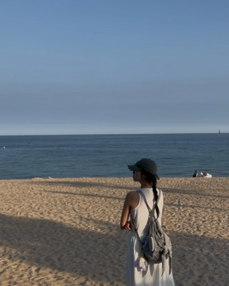 “파도 앞에서는 잠시 멈췄다”…장예은, 해변의 고요→여름 감성 폭발 / 걸그룹 CLC 장예은 인스타그램