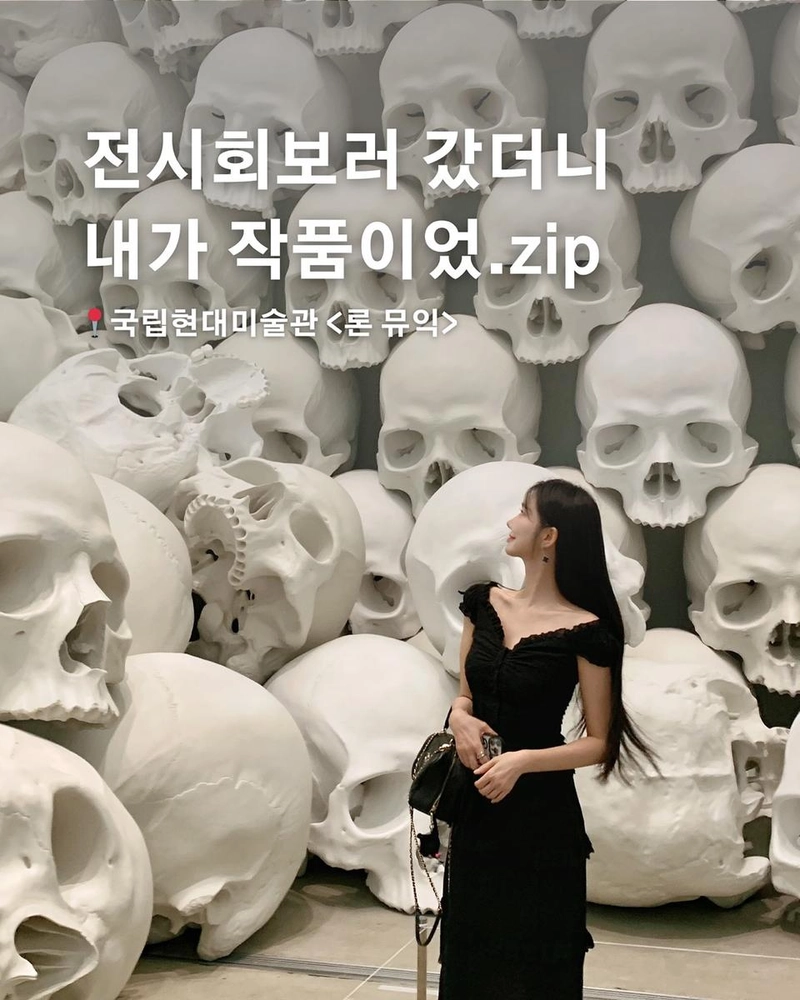 “전시회가 내 세상 같았어요”…임시연, 암흑 속 빛나는 기운→예술적 압도 / 커플팰리스2 출연자 임시연 인스타그램