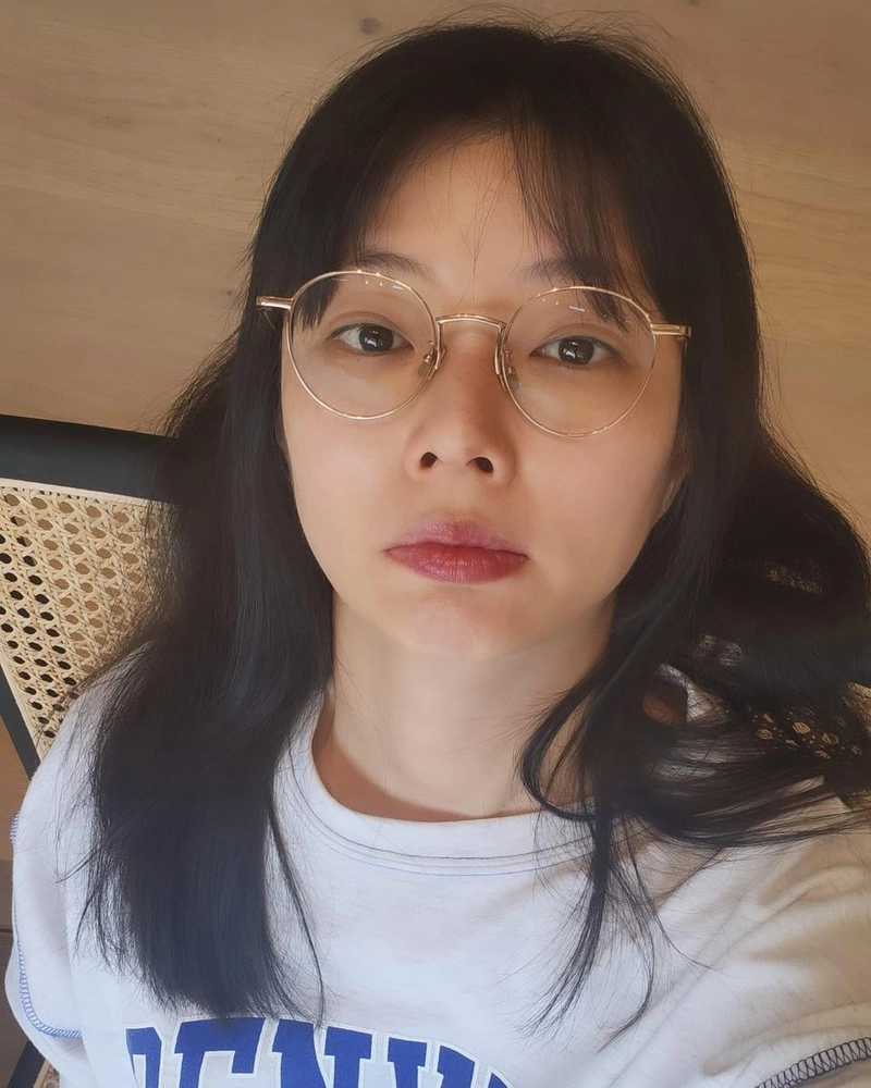 “셀카 안찍게되는 요즘”…한은선, 무심한 여름 속→진솔한 일상 / 배우, 화가 한은선 인스타그램