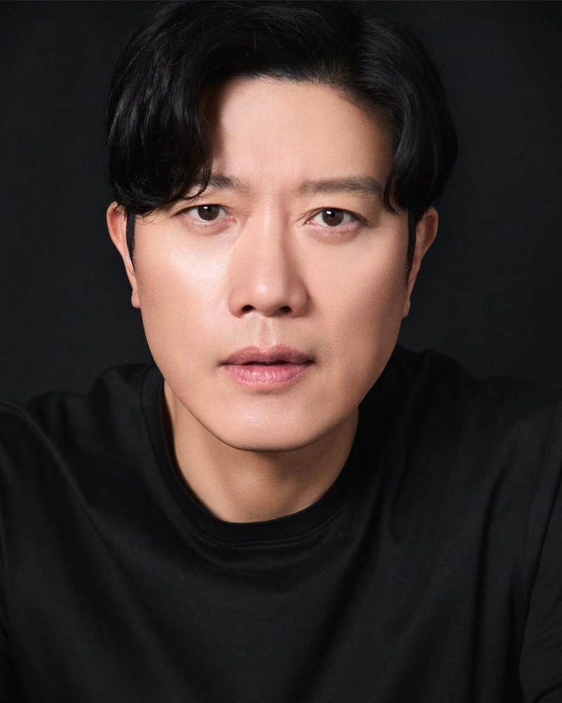 “무심한 듯 담담하게”…박희순, 깊어진 여름 얼굴→정적 담다 / 배우 박희순 인스타그램