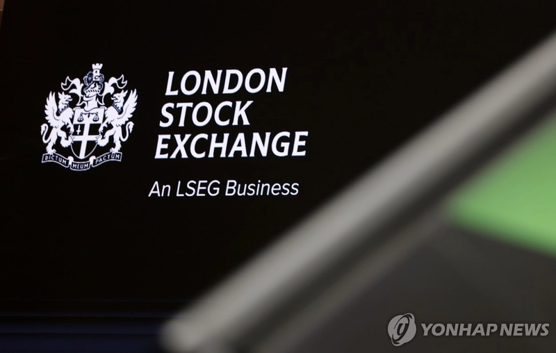 ‘FTSE 100’ 지수 장중 사상 첫 9,000 돌파…금리 인하 기대에 강세