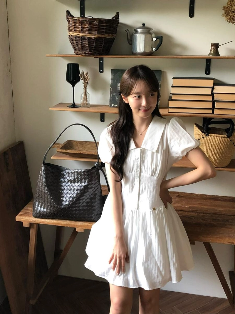 “화이트 룩에 마음을 맡겨”…이서경, 한여름 햇살 속→설렘 가득한 변신 / 환승연애3 출연자 치위생사 이서경 인스타그램