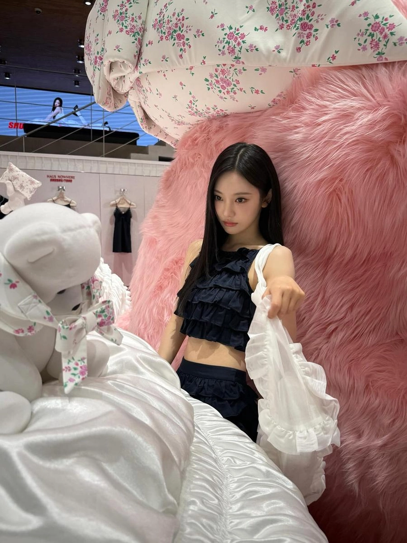“인형 같은 낮 나른히”…닝닝, 동화 같은 공간→몽환적 여름 시선 / 에스파 닝닝 인스타그램
