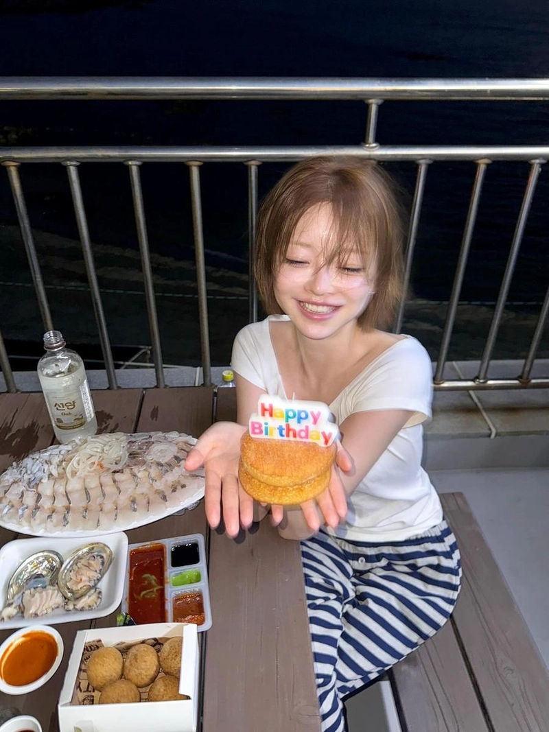 “7월은 나의 달”…강태리, 한여름 미소→소소한 생일의 행복 / 가수 강태리 인스타그램