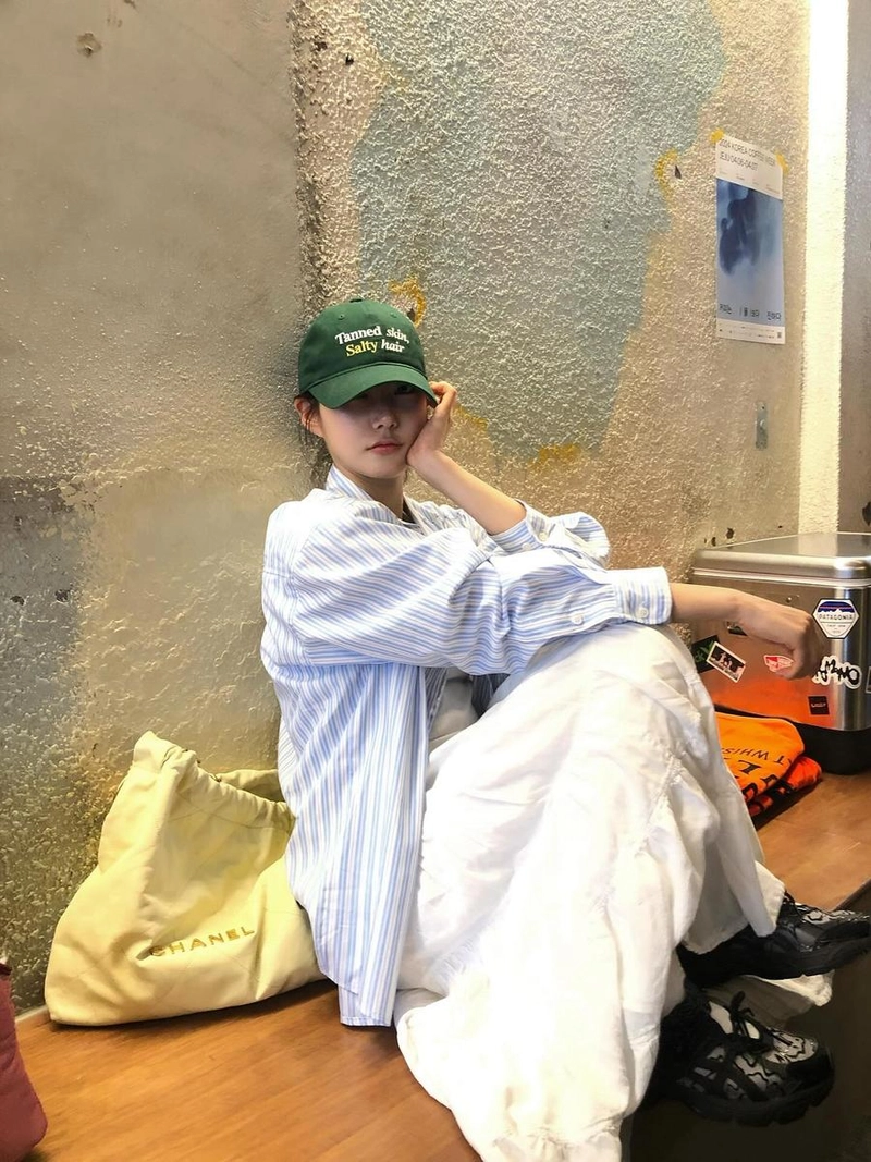 “Just tanned skin where‘s my salty hair”…박나언, 여름 감성→무심한 분위기 속 여운 / 환승연애2 출연자 인플루언서 박나언 인스타그램