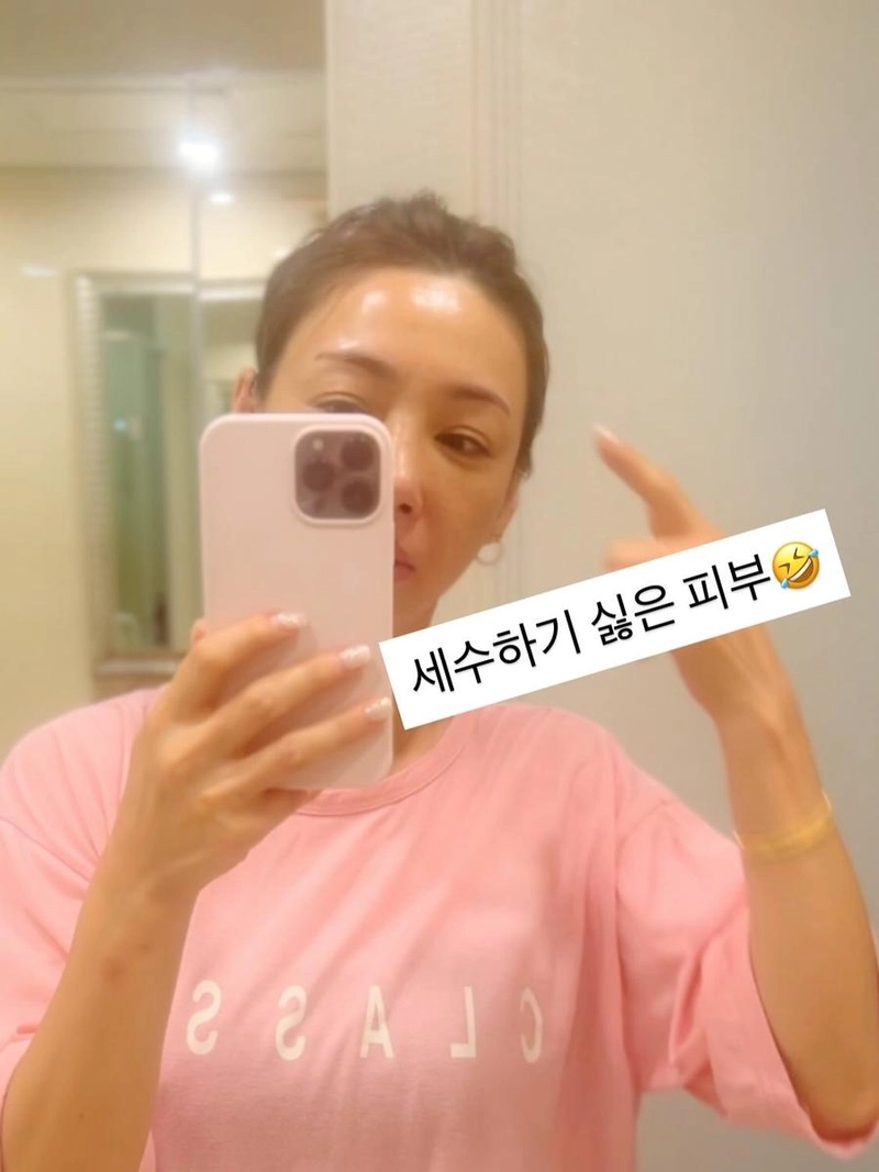 “세수하기 싫은 피부”…고은미, 생기 가득 아침→리얼 셀럽 일상 / 배우 고은미 인스타그램