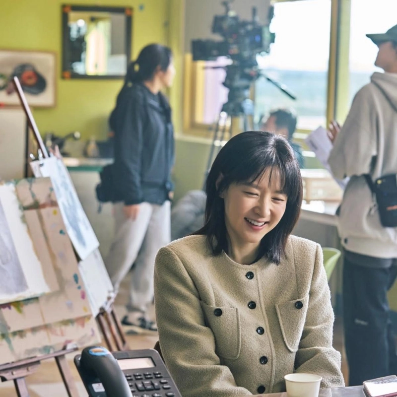 “미소 한가득 오후”…이영애, 따스한 현장→여운 지우는 순간 / 배우 이영애 인스타그램