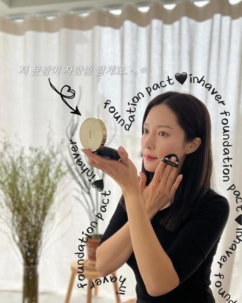 “저 윤광이 자랑 좀 할게요”…왕빛나, 투명한 피부결→여름 빛 머문 순간