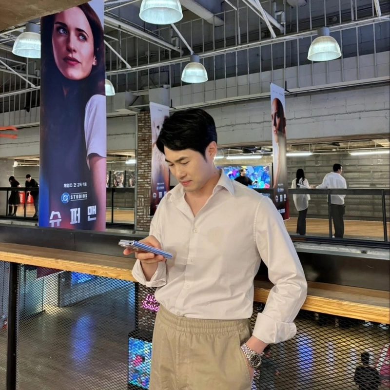“영화관 감성에 잠긴 오후”…김민수, 현실 여유→일상 속 영화 한 장면 / 나는 솔로 25기 영수 김민수 인스타그램